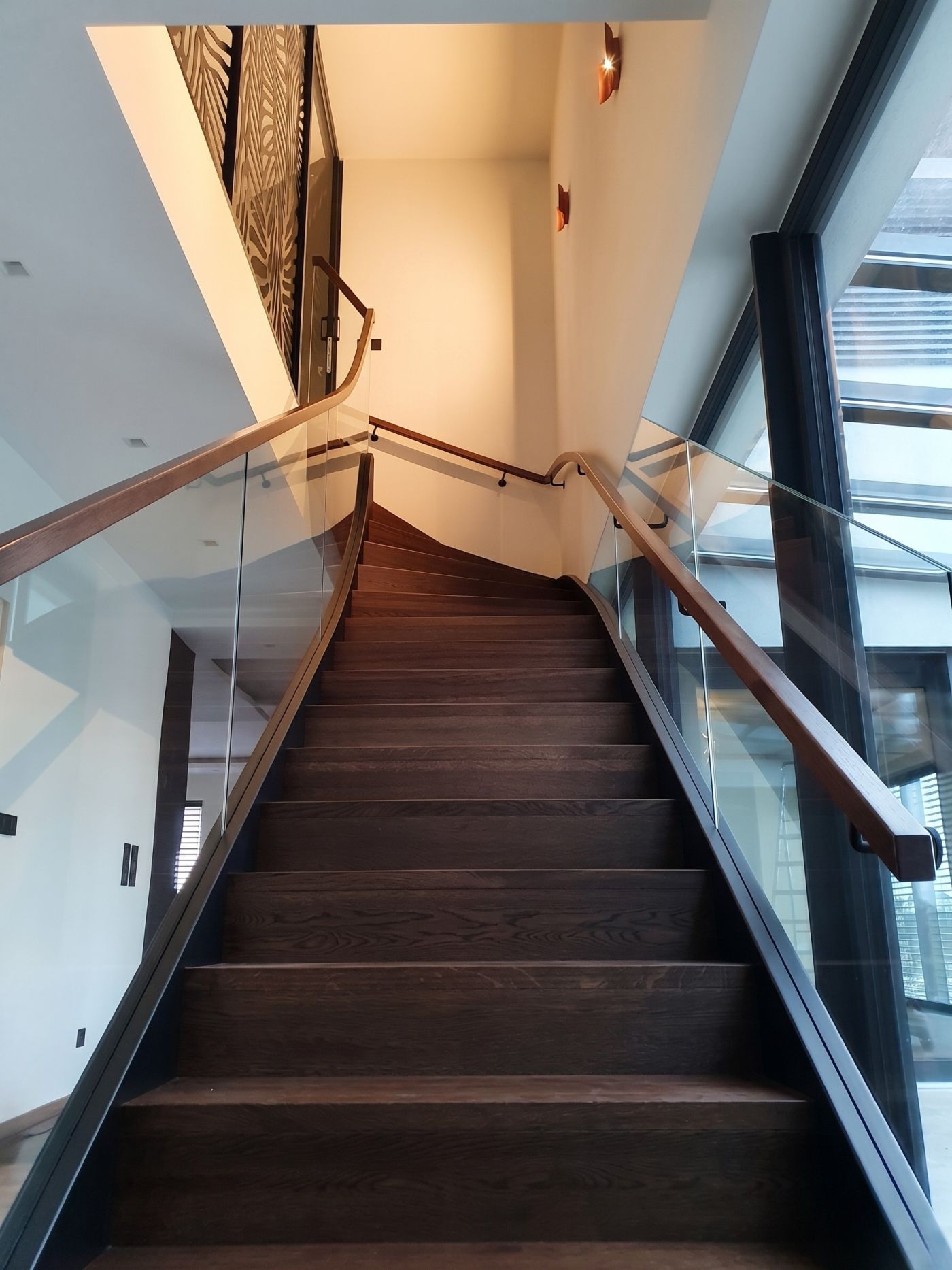 Dom jednorodzinny 280m² pod Wrocławiem – kompleksowy projekt wnętrz – zdjęcie 10